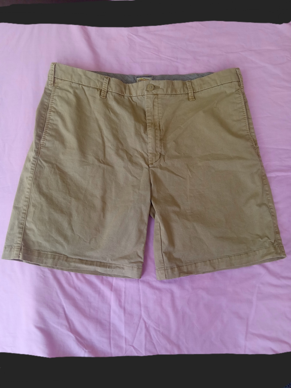 Orvis Tan Flat Front Cotton Shorts Sz 42 Fish Logo